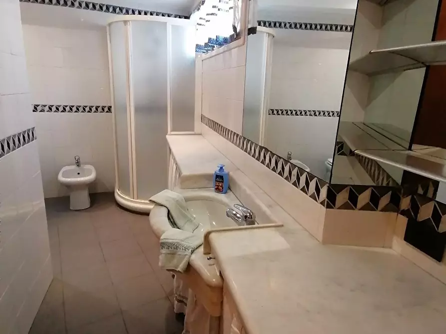 Immagine 20 di Villetta a schiera in affitto  a Lucca