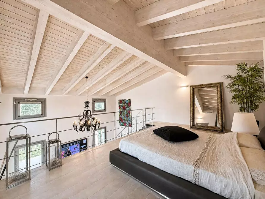 Immagine 30 di Loft/Open space in vendita  a Lucca