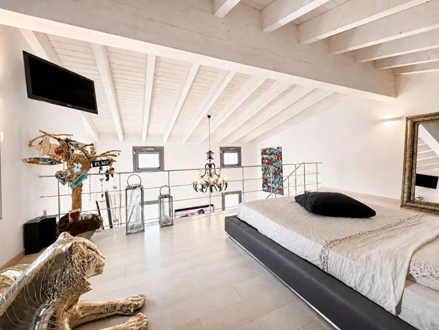 Immagine 14 di Loft/Open space in vendita  a Lucca