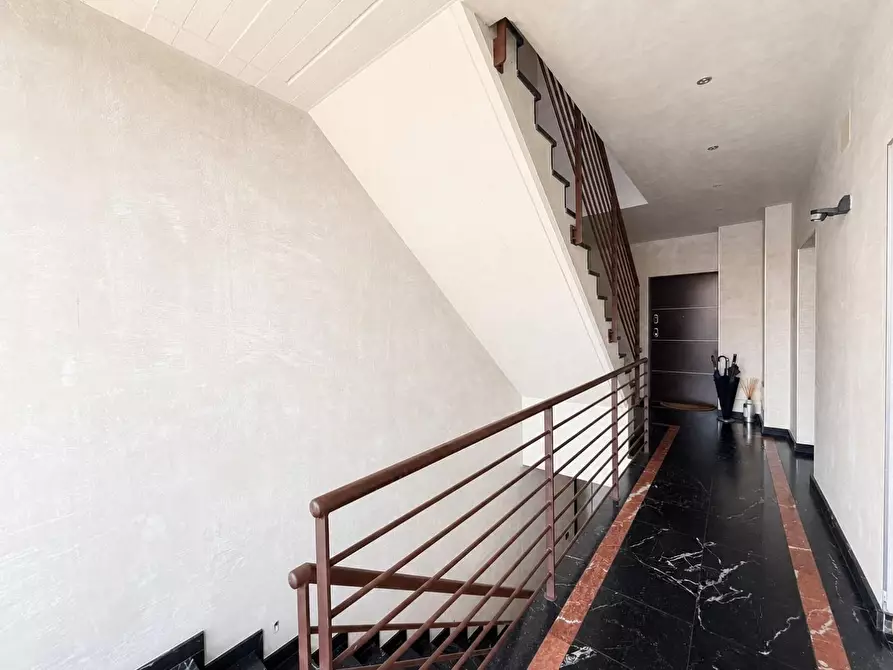 Immagine 22 di Loft/Open space in vendita  a Lucca