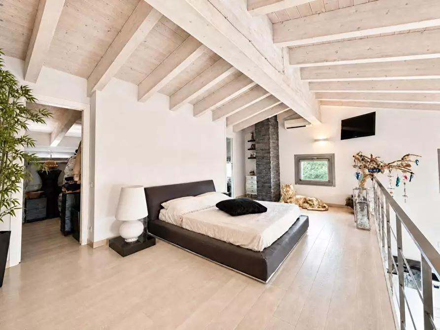 Immagine 12 di Loft/Open space in vendita  a Lucca