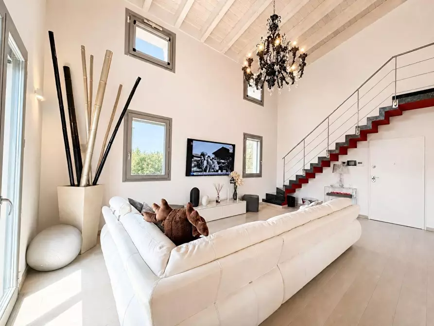 Immagine 26 di Loft/Open space in vendita  a Lucca