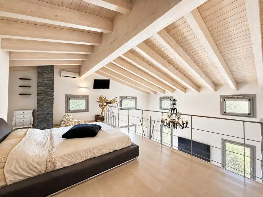 Immagine 13 di Loft/Open space in vendita  a Lucca