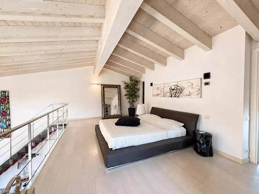 Immagine 15 di Loft/Open space in vendita  a Lucca