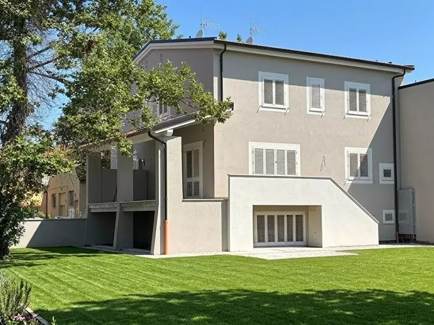 Immagine 4 di Casa trifamiliare in vendita  a Cascina