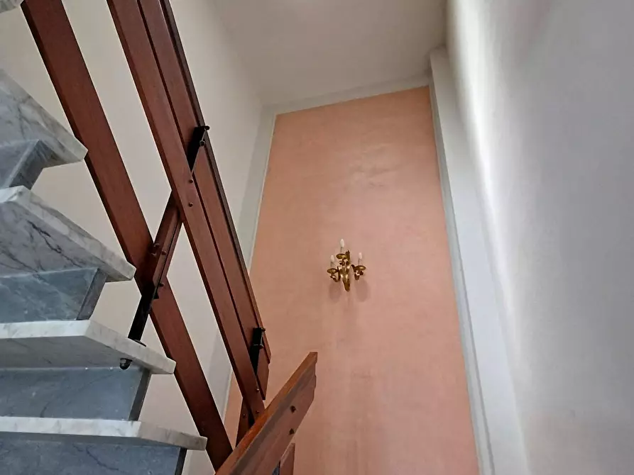 Immagine 12 di Villetta a schiera in vendita  a Empoli