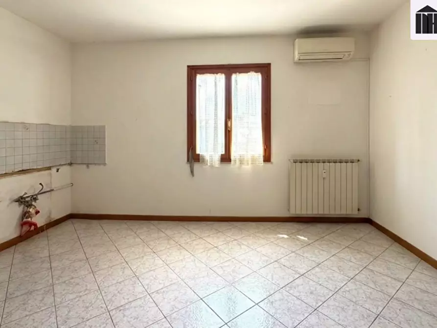 Immagine 8 di Appartamento in vendita  a Santa Croce Sull'arno