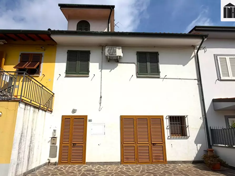 Immagine 27 di Appartamento in vendita  a Santa Croce Sull'arno