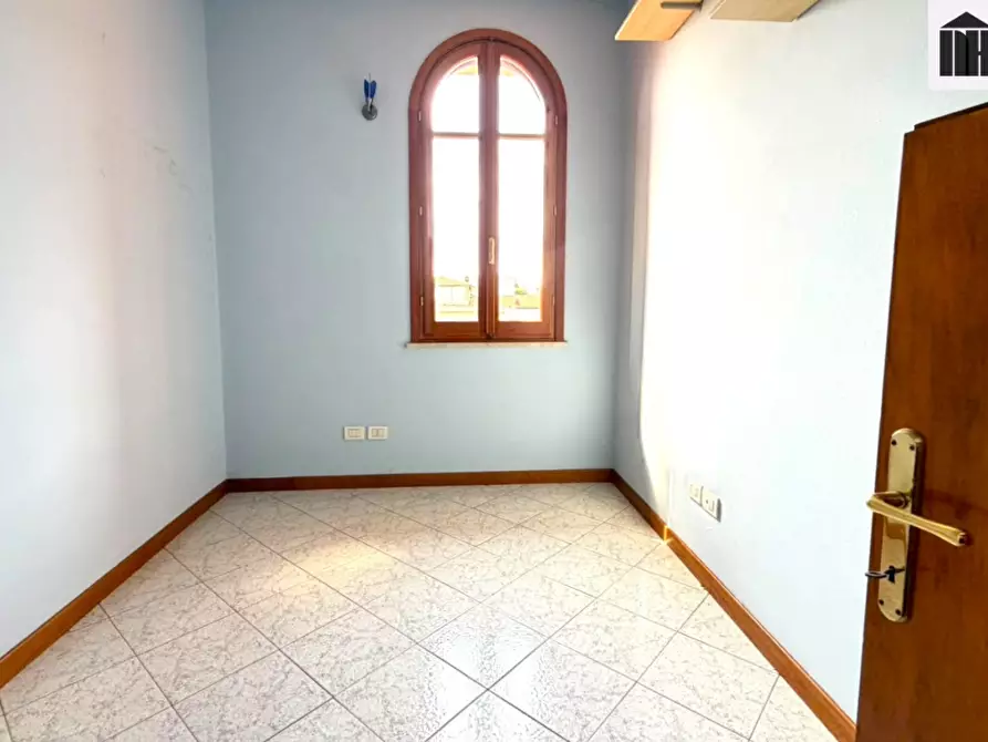 Immagine 10 di Appartamento in vendita  a Santa Croce Sull'arno