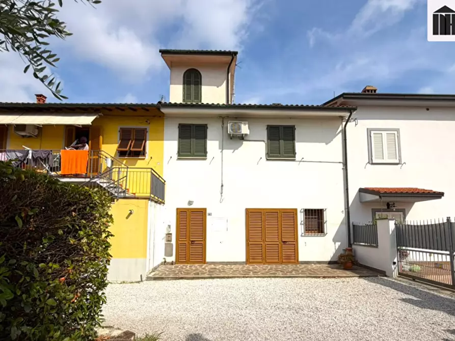 Immagine 3 di Appartamento in vendita  a Santa Croce Sull'arno