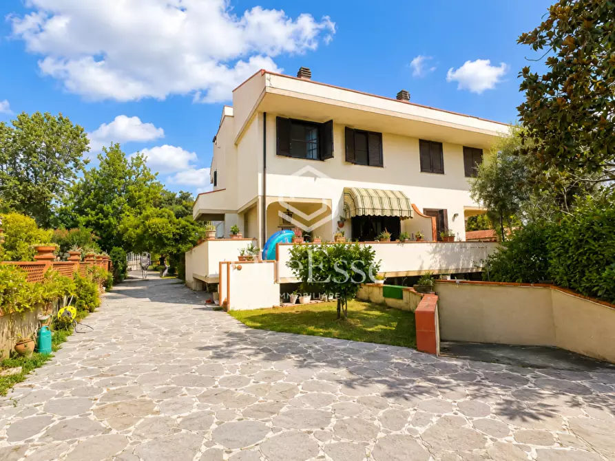 Immagine 1 di Casa bifamiliare in vendita  a Pisa
