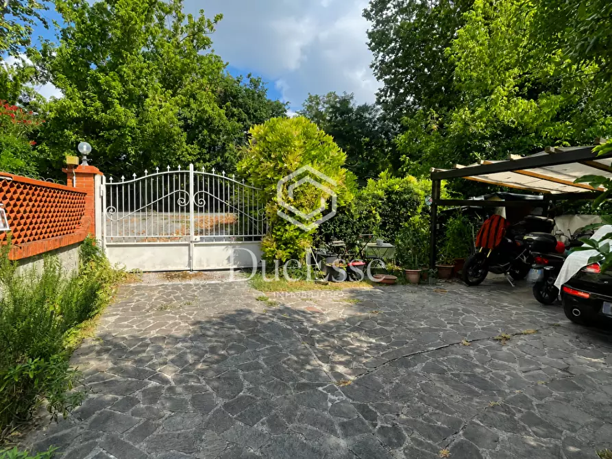 Immagine 33 di Casa bifamiliare in vendita  a Pisa