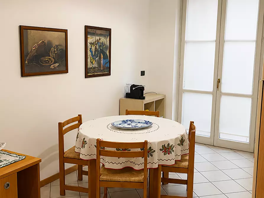 Immagine 1 di Appartamento in affitto  a Lucca