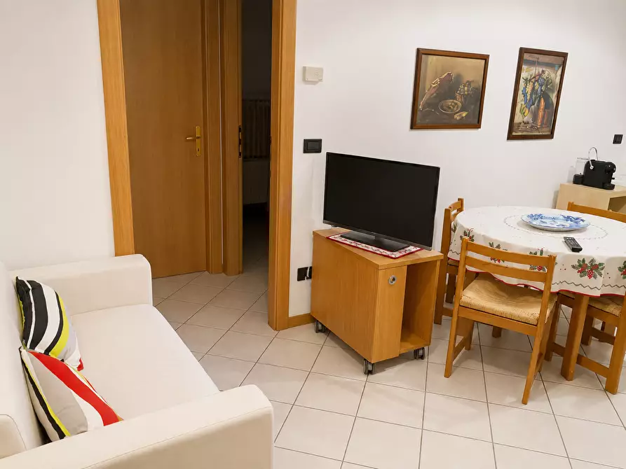 Immagine 3 di Appartamento in affitto  a Lucca