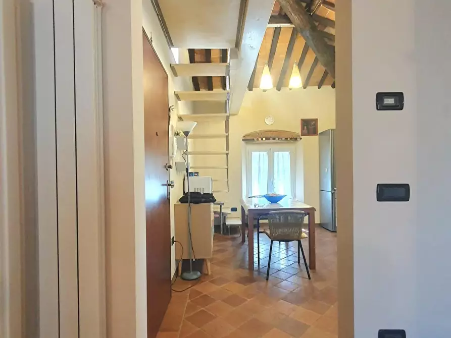 Immagine 14 di Appartamento in vendita  a Lucca
