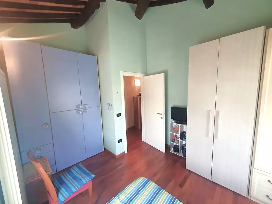 Immagine 50 di Appartamento in vendita  a Lucca