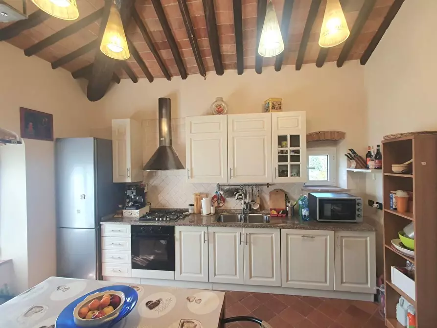 Immagine 19 di Appartamento in vendita  a Lucca