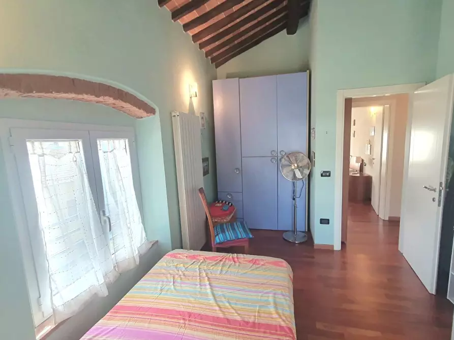 Immagine 47 di Appartamento in vendita  a Lucca