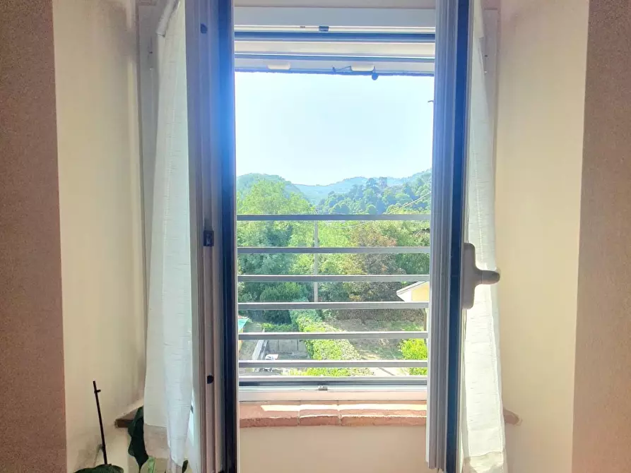 Immagine 12 di Appartamento in vendita  a Lucca