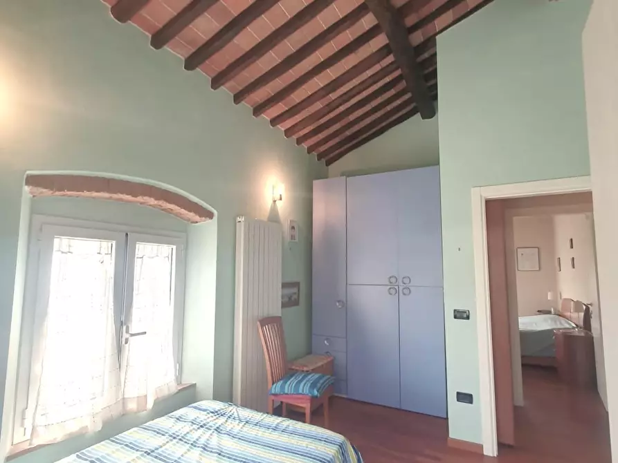 Immagine 51 di Appartamento in vendita  a Lucca