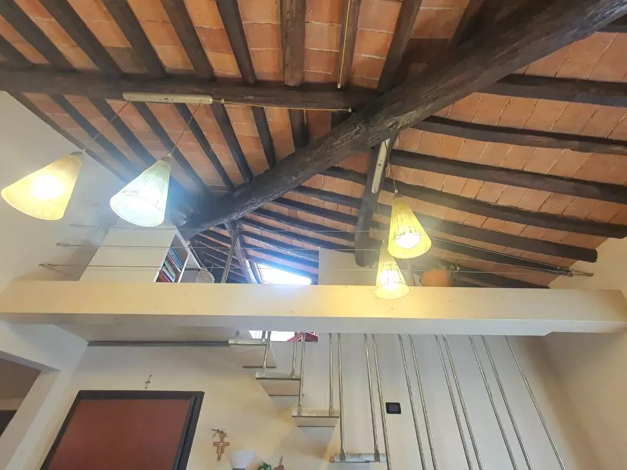 Immagine 25 di Appartamento in vendita  a Lucca