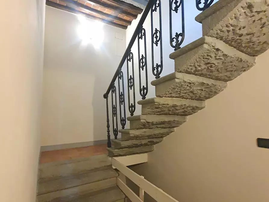 Immagine 62 di Appartamento in vendita  a Lucca