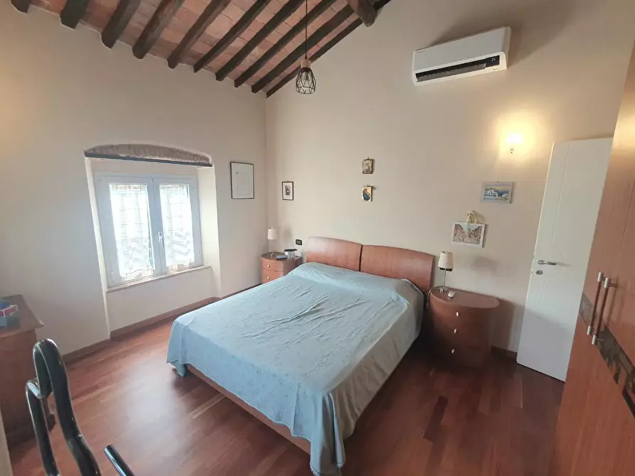 Immagine 36 di Appartamento in vendita  a Lucca