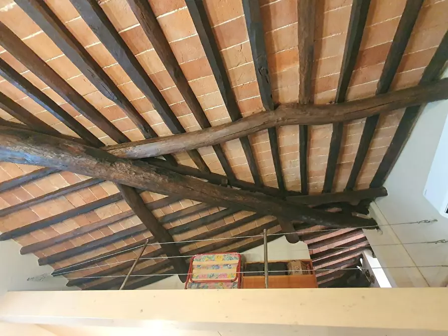 Immagine 9 di Appartamento in vendita  a Lucca