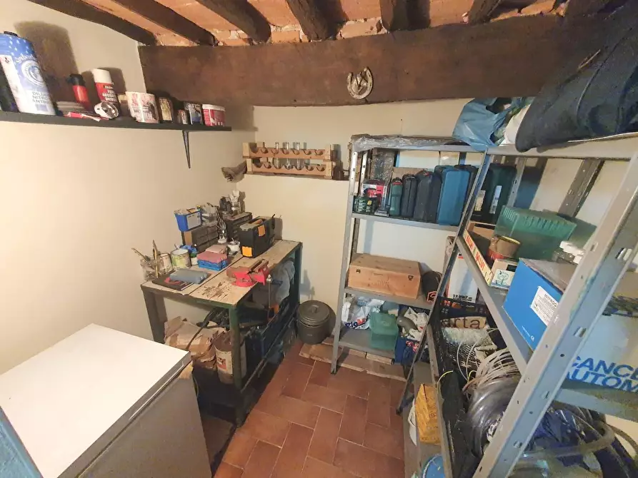 Immagine 66 di Appartamento in vendita  a Lucca