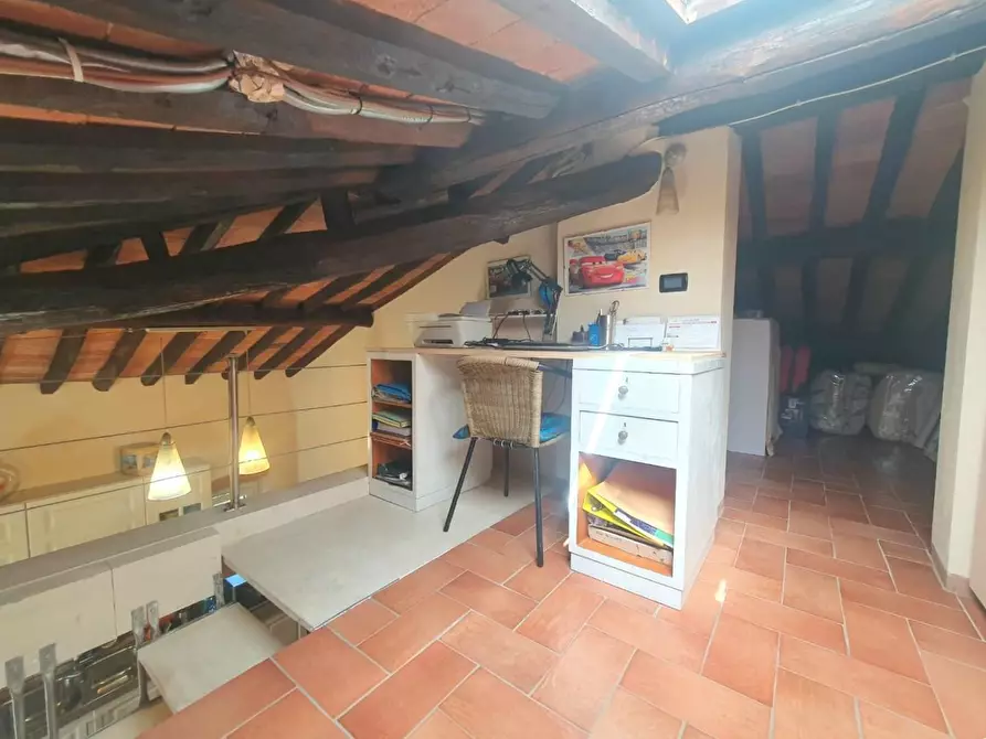 Immagine 53 di Appartamento in vendita  a Lucca