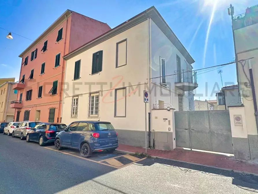 Immagine 1 di Appartamento in vendita  a Piombino