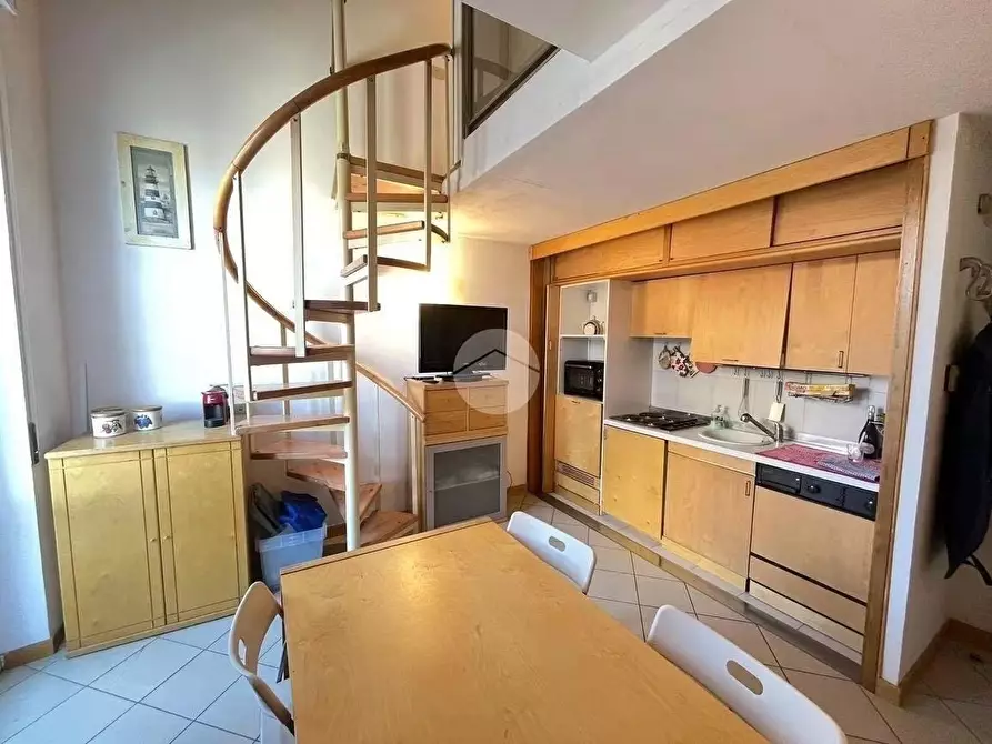 Immagine 2 di Appartamento in vendita  a Viareggio