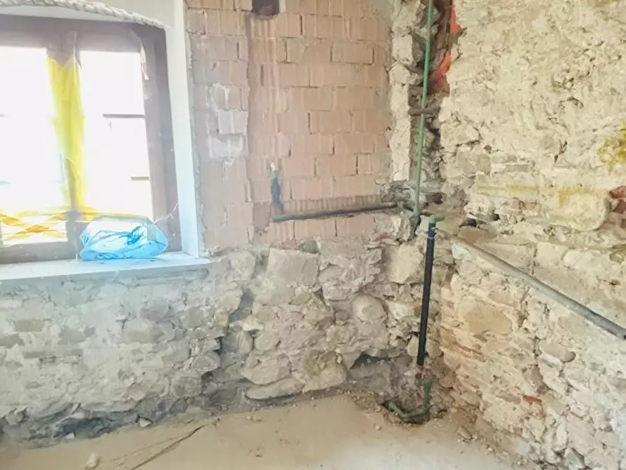 Immagine 14 di Casa semindipendente in vendita  a Lucca