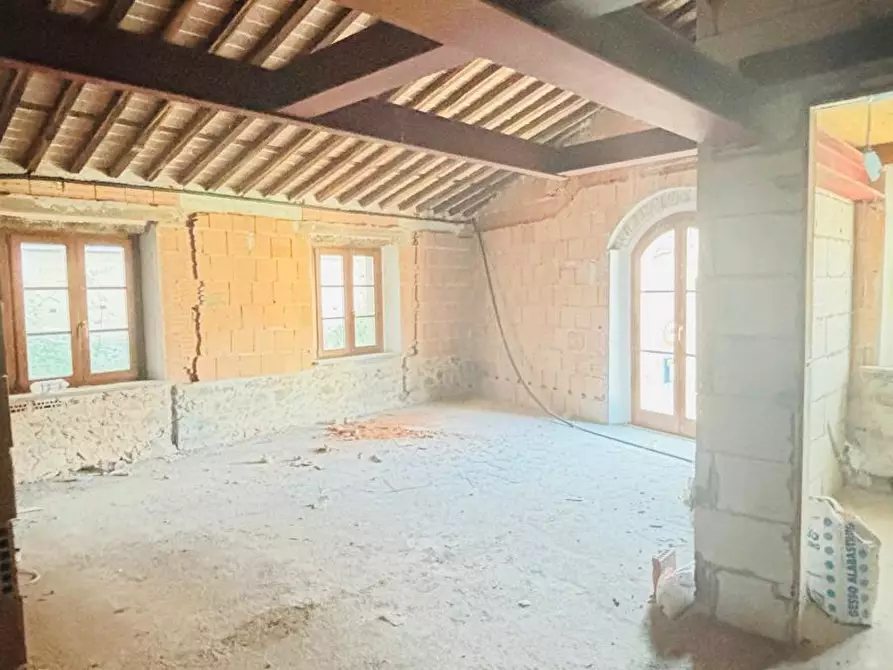 Immagine 9 di Casa semindipendente in vendita  a Lucca