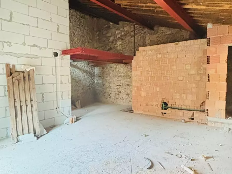 Immagine 5 di Casa semindipendente in vendita  a Lucca