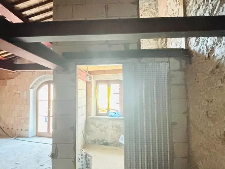 Immagine 18 di Casa semindipendente in vendita  a Lucca