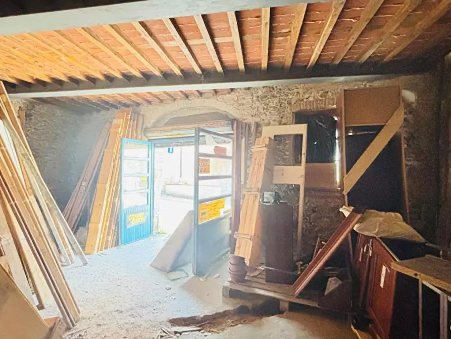 Immagine 19 di Casa semindipendente in vendita  a Lucca