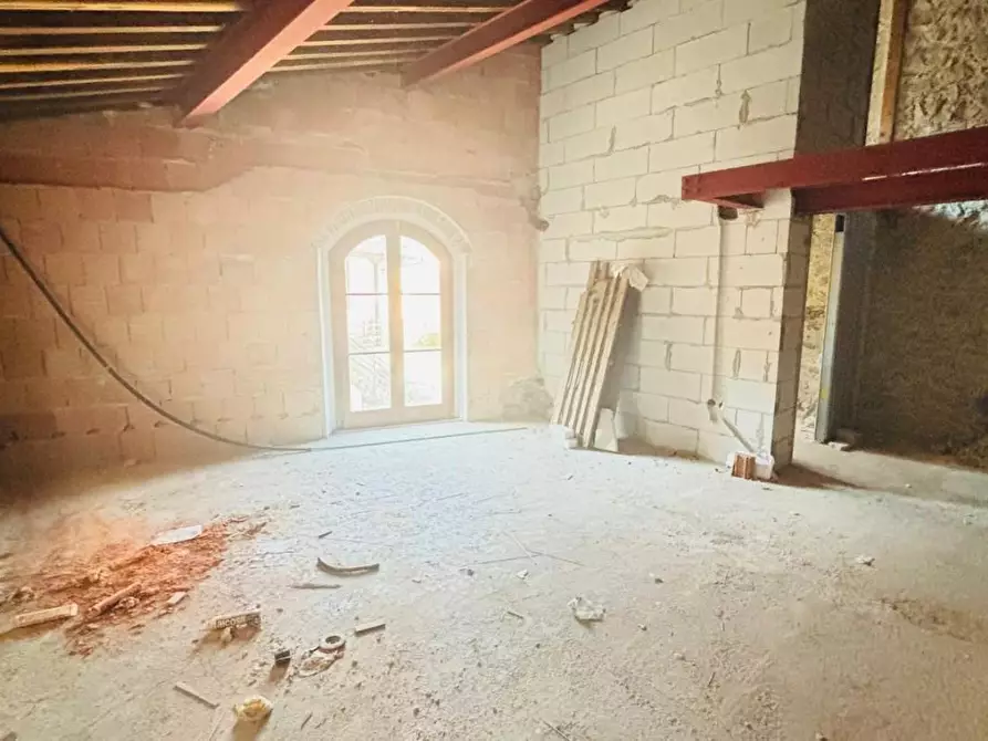 Immagine 15 di Casa semindipendente in vendita  a Lucca