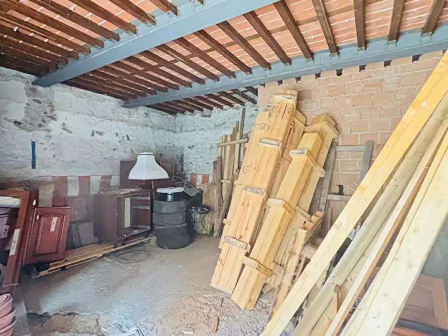 Immagine 17 di Casa semindipendente in vendita  a Lucca