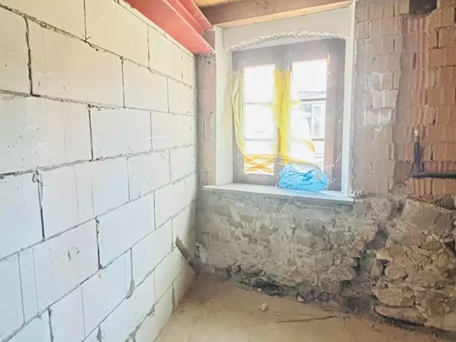 Immagine 6 di Casa semindipendente in vendita  a Lucca