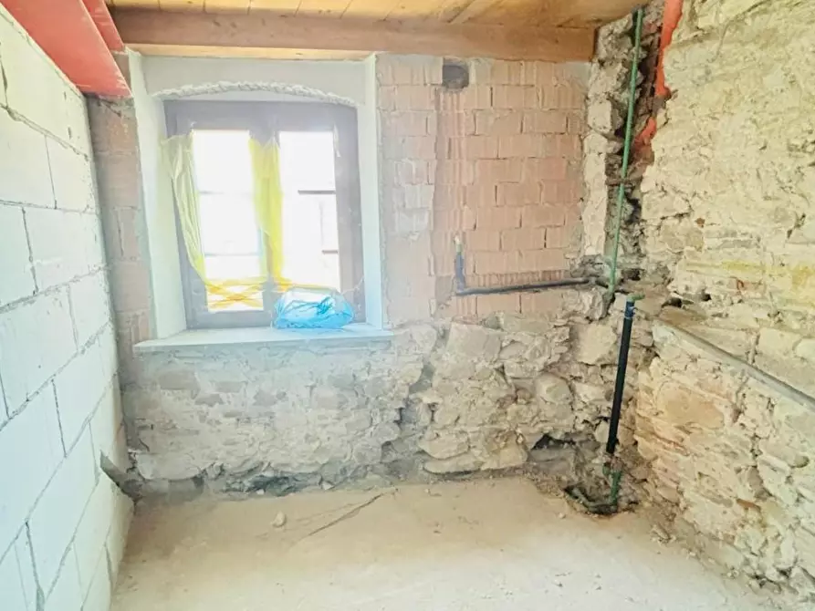 Immagine 7 di Casa semindipendente in vendita  a Lucca
