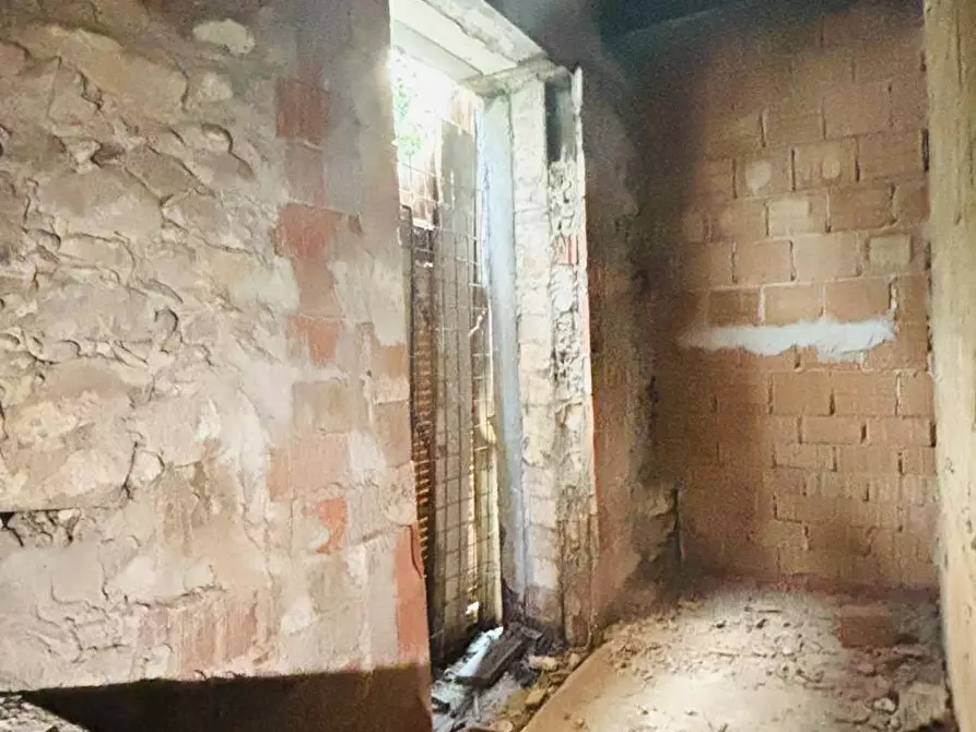 Immagine 10 di Casa semindipendente in vendita  a Lucca