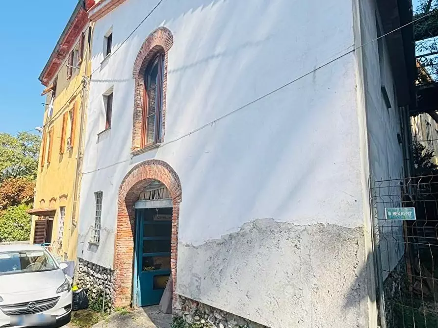 Immagine 8 di Casa semindipendente in vendita  a Lucca