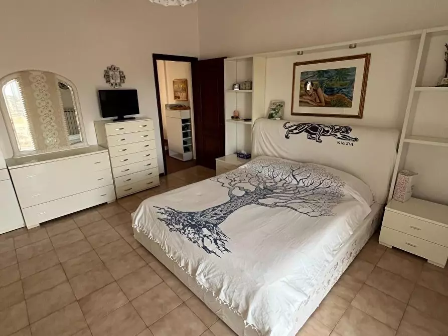 Immagine 15 di Casa semindipendente in vendita  a Massa