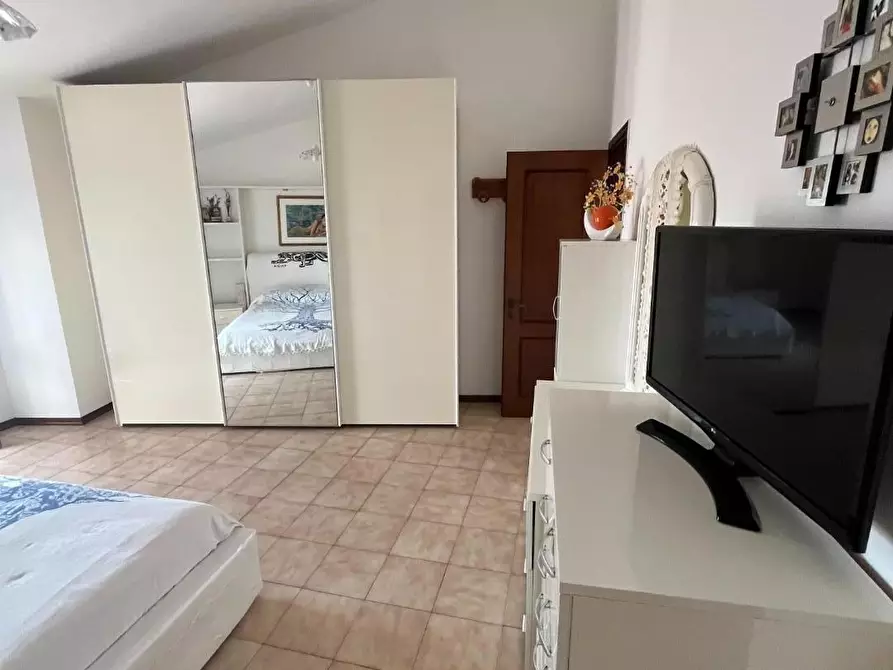 Immagine 14 di Casa semindipendente in vendita  a Massa