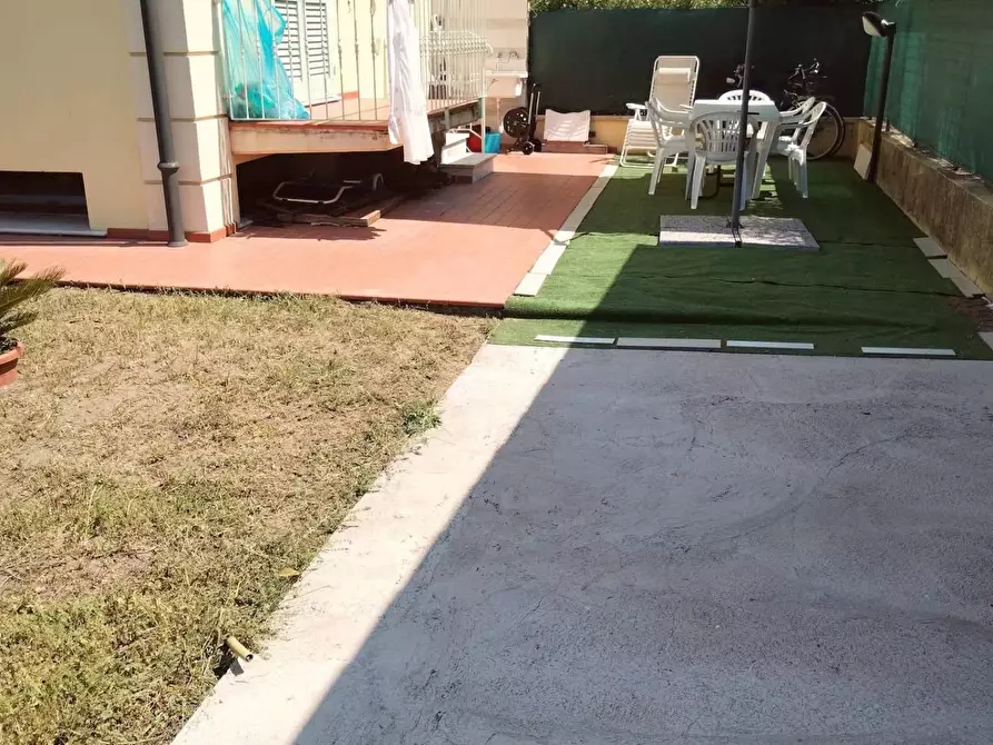 Immagine 5 di Villetta a schiera in vendita  a Massa