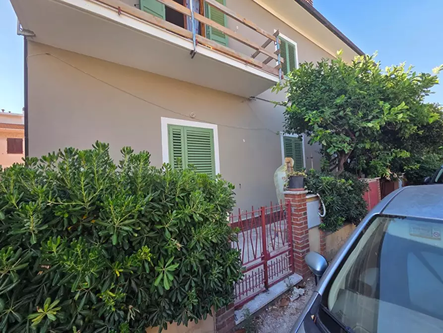 Immagine 7 di Casa quadrifamiliare in vendita  a Rosignano Marittimo