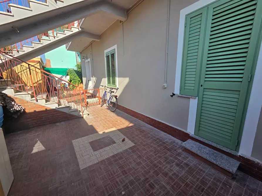 Immagine 1 di Casa quadrifamiliare in vendita  a Rosignano Marittimo