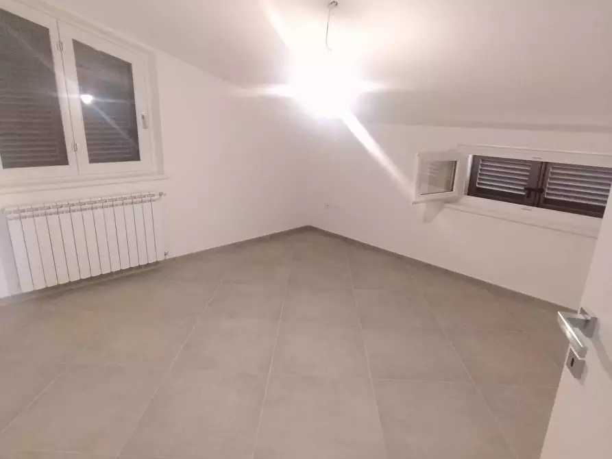 Immagine 14 di Casa indipendente in vendita  a Massa