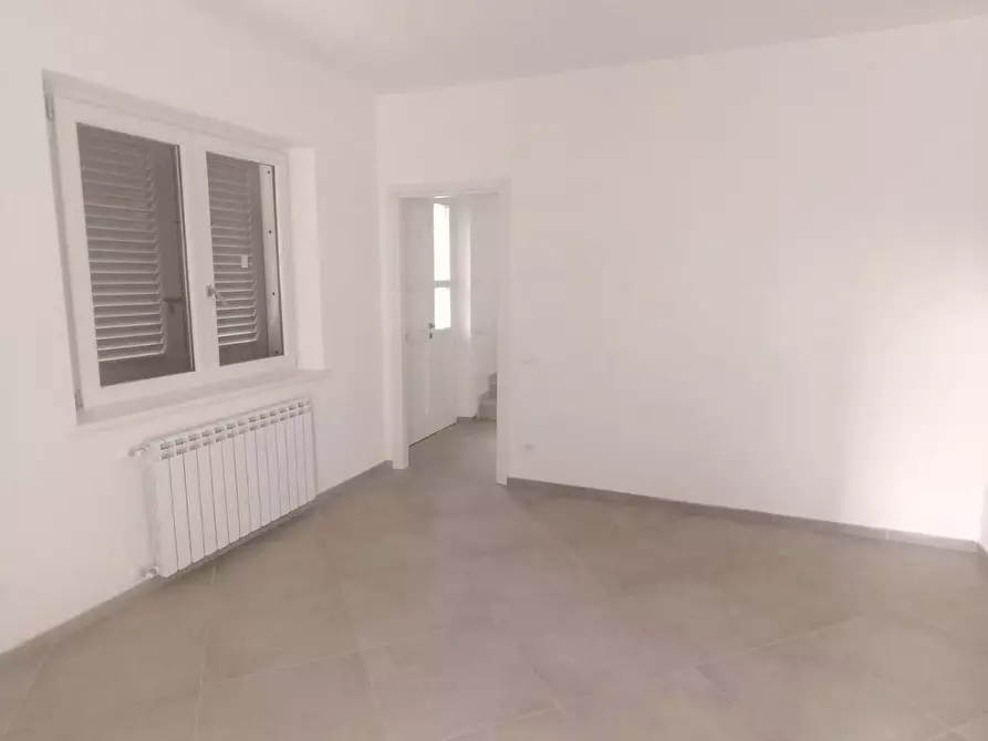 Immagine 4 di Casa indipendente in vendita  a Massa